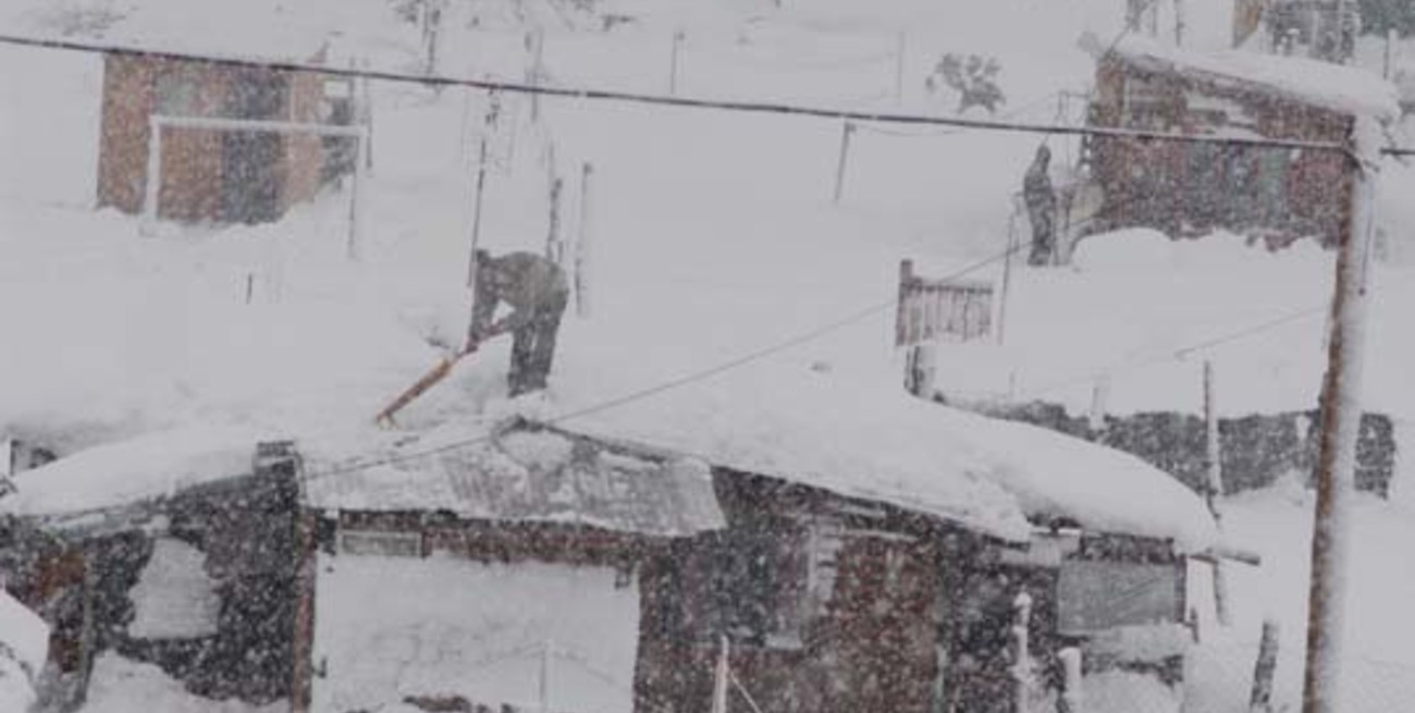 Bariloche: la nevada dejó unas tres mil viviendas sin luz