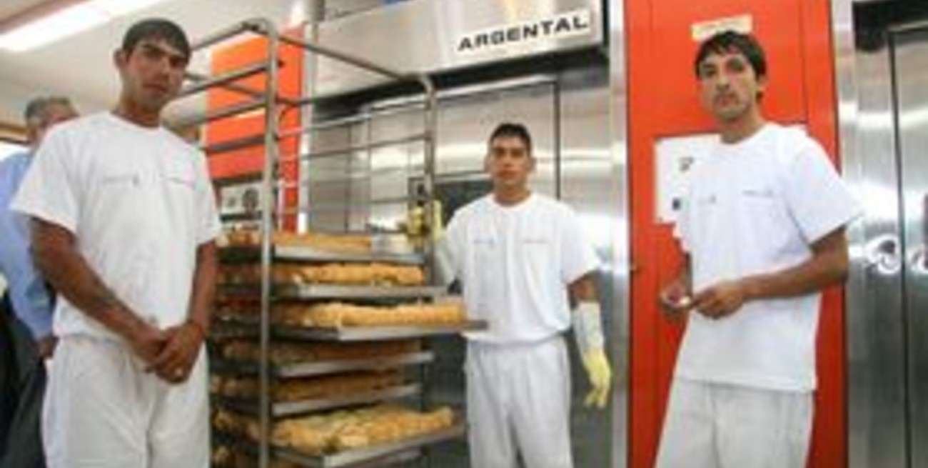 Reabrió la panadería Furman