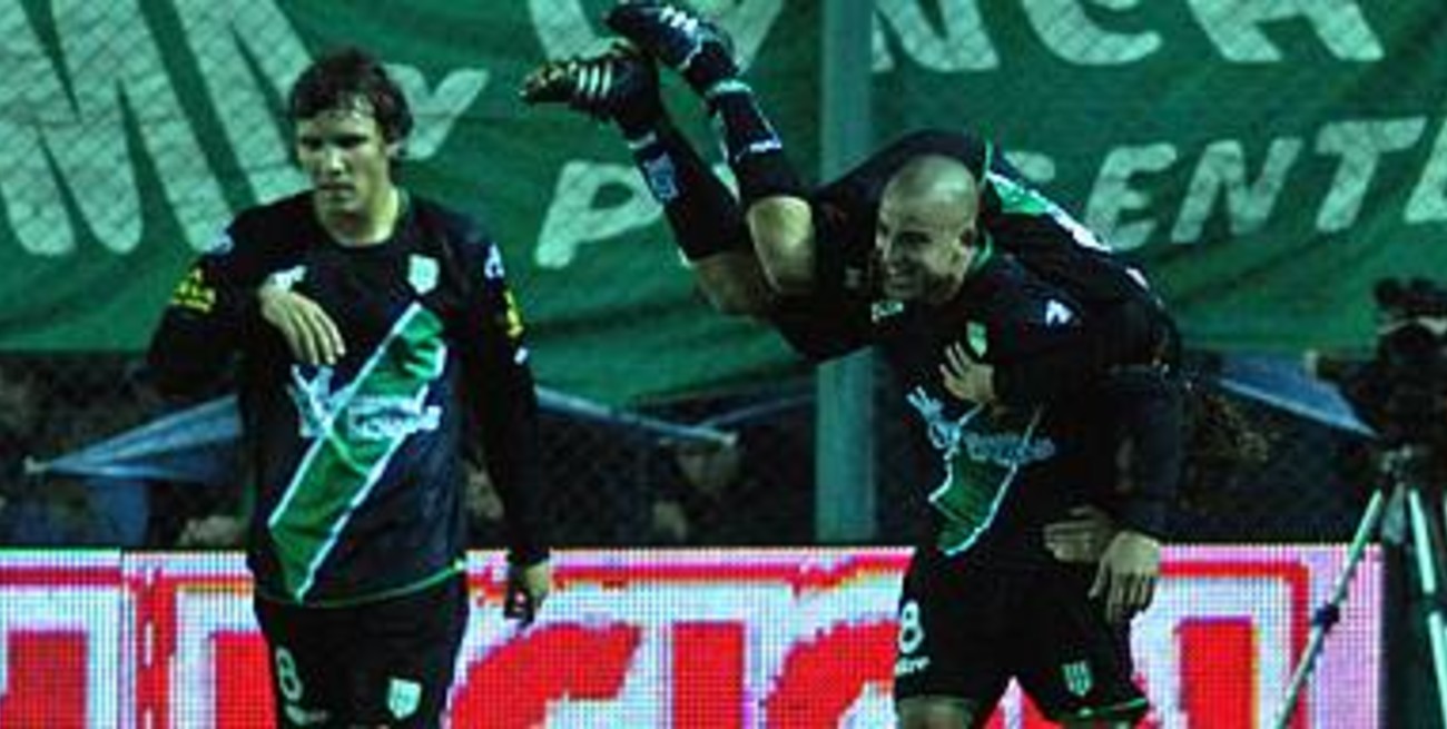 Banfield abrió la fecha con una paliza a Independiente
