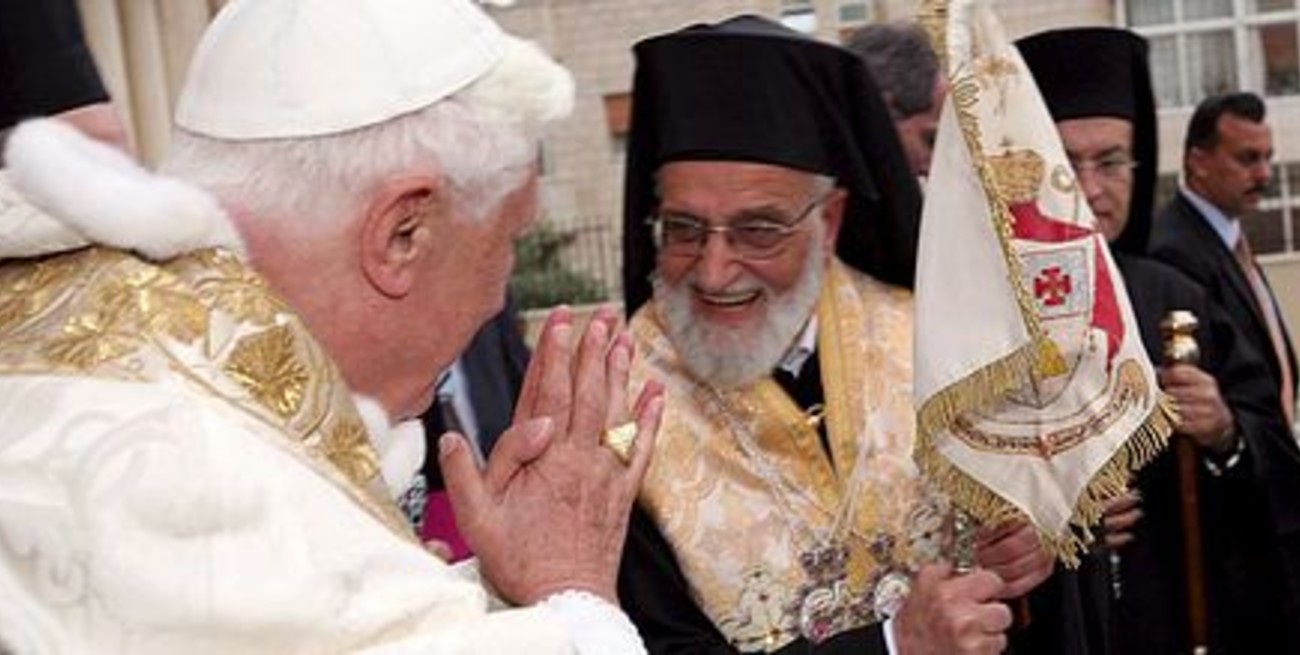 El Papa visitó la mezquita más grande de Jordania y advirtió sobre la manipulación de la región