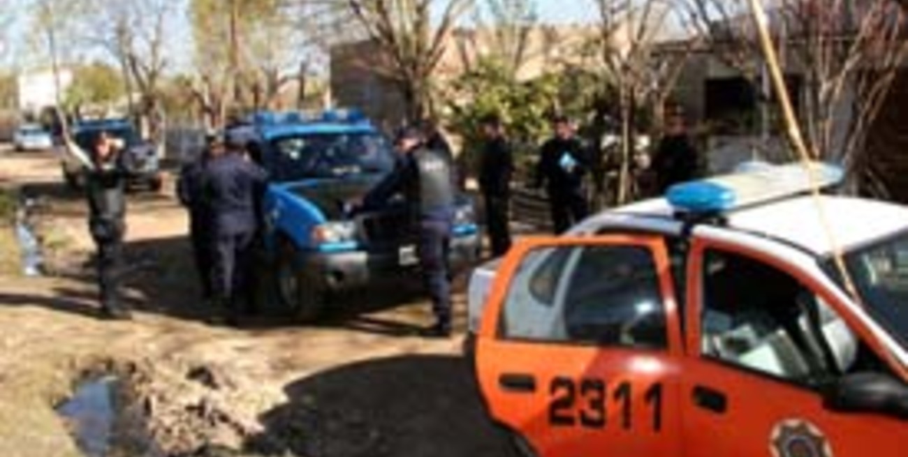 Policías apedreados en Alto Verde cuando buscaban a dos delincuentes