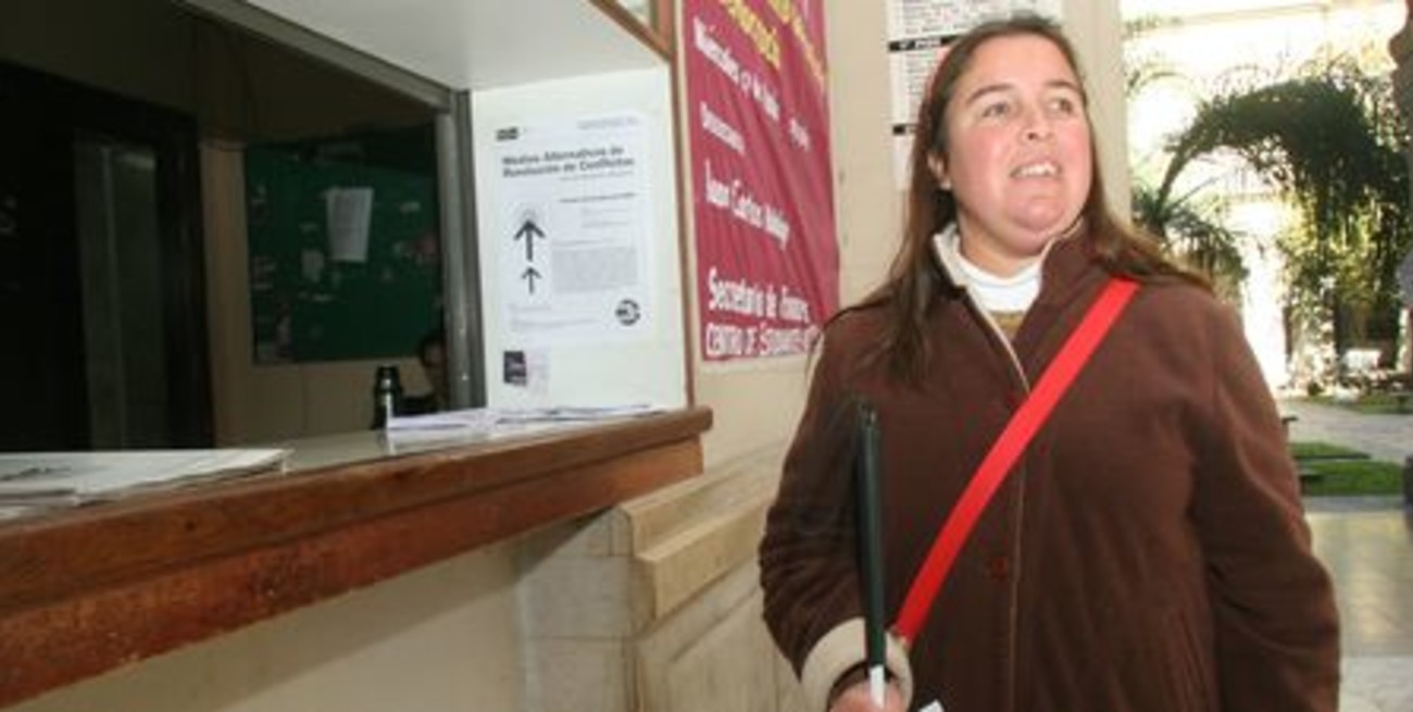 El desafío de estudiar para una joven ciega