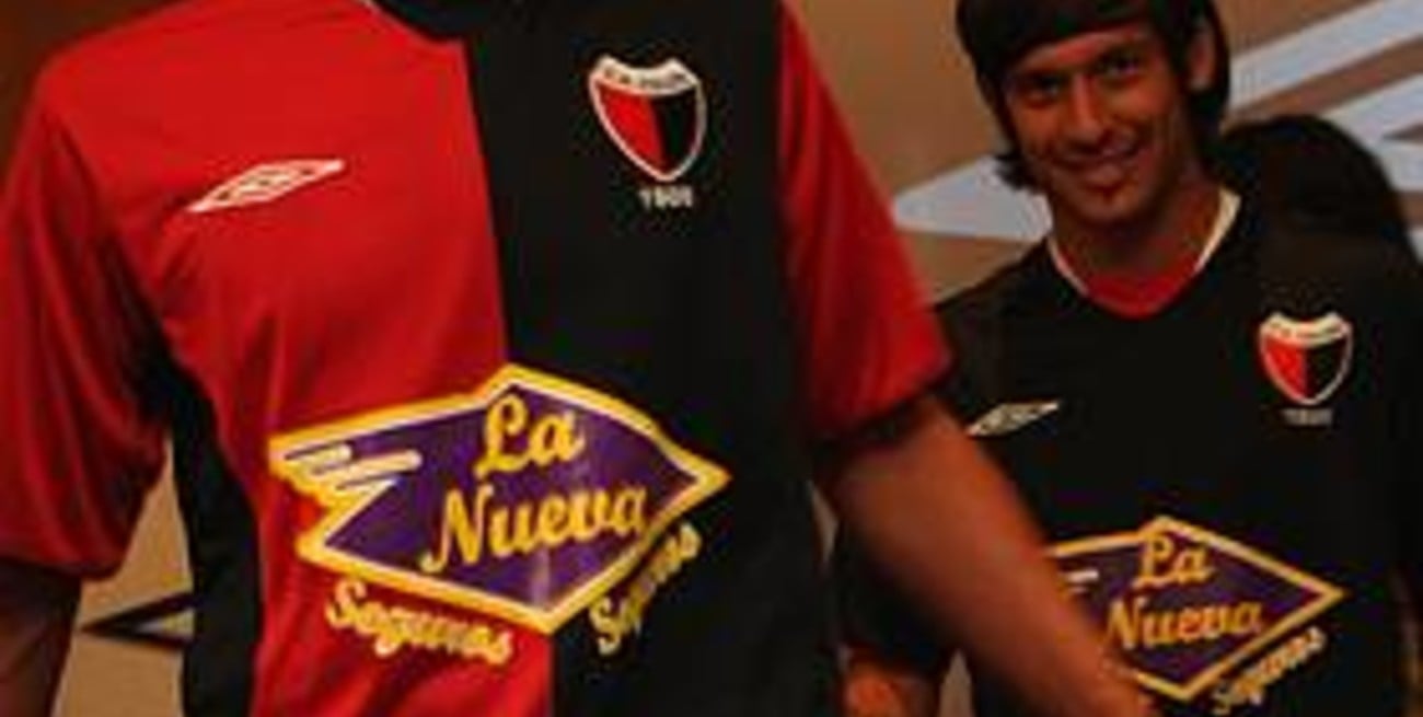 Colón presentó su nueva camiseta