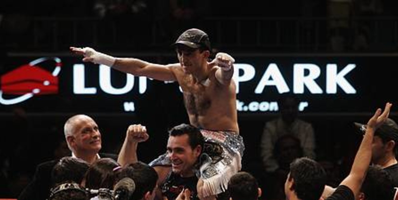 Omar Narváez retuvo por 16ª vez el título mosca de la OMB