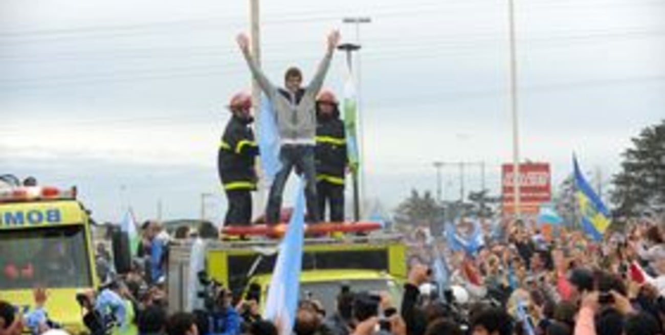Emocionado, Del Potro recorrió Tandil y la ciudad fue una fiesta