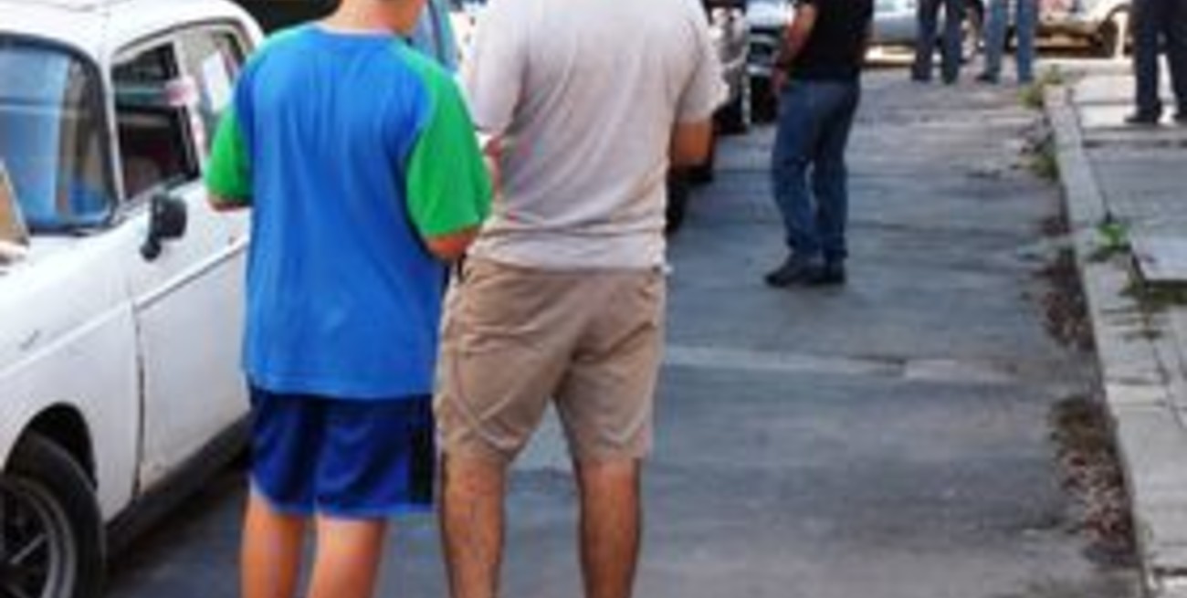 Buena afluencia a la exposición de vehículos en el corralón