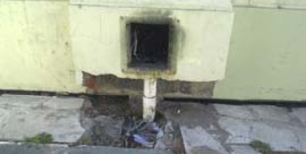 Se observan grietas en la Costanera