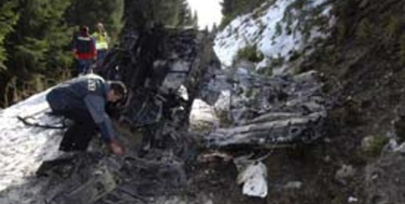 Ocho muertos en choque aéreo en Austria