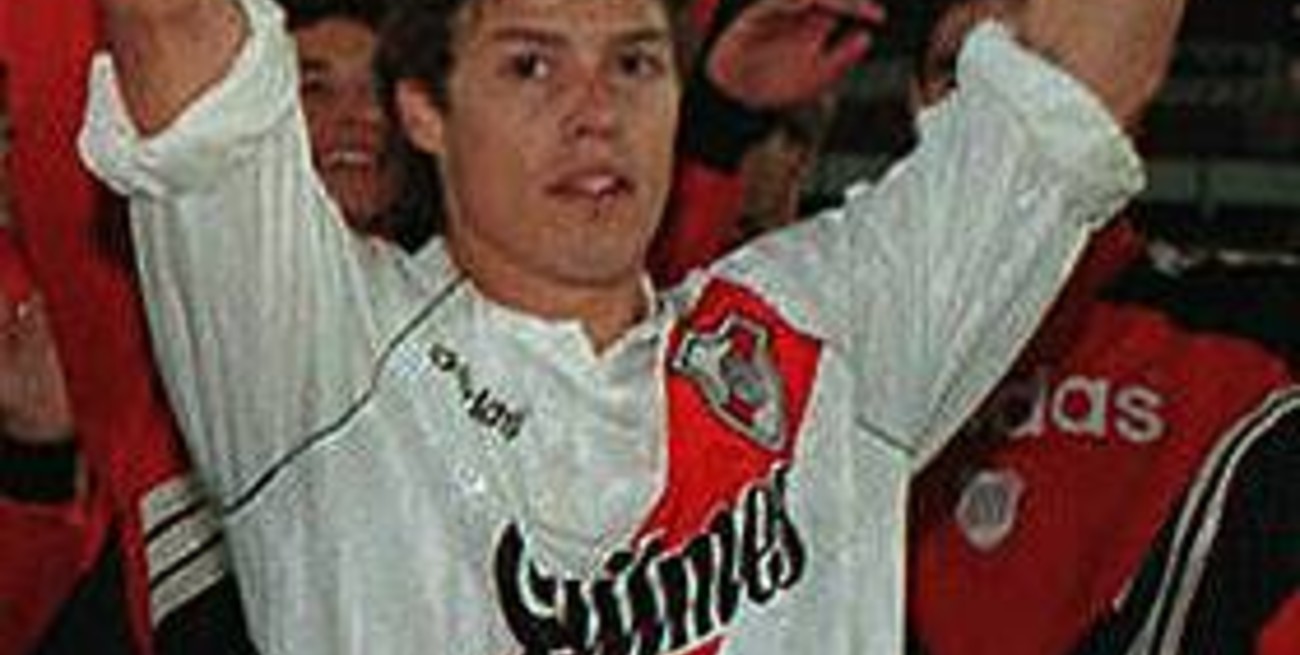 Matías Almeyda vuelve a ponerse la camiseta de River