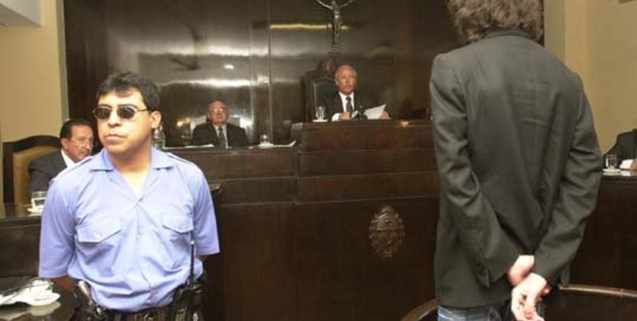 Charly García golpeó a dos espectadores y terminó en la cárcel