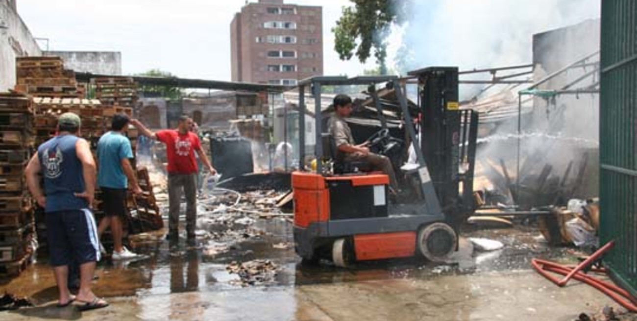 Se Incendió un galpón del frigorífico Friar