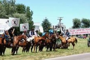 Ruralistas protestaron al costado del camino