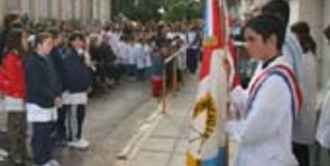 Abrazo simbólico a la Escuela Belgrano