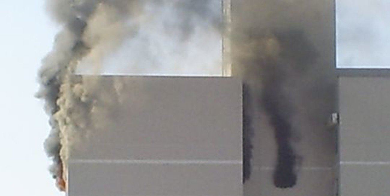 Incendio en un edificio de 1ro. de Mayo al 2000
