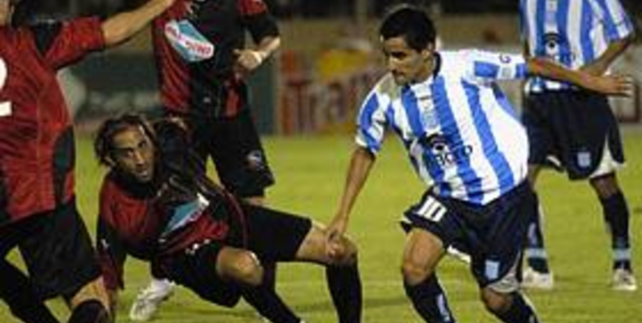 Newells no perdonó a Racing y lo venció 3 a 0 en el Coloso del Parque