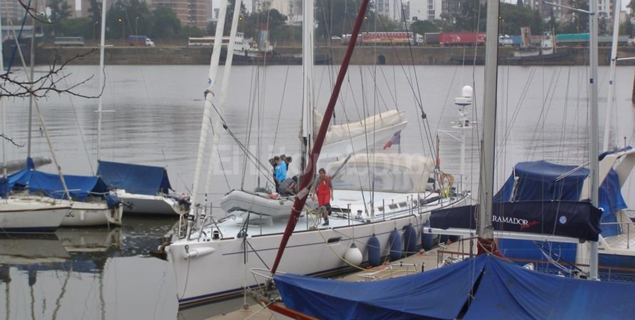 Un velero francés que da la vuelta al mundo visita nuestra ciudad