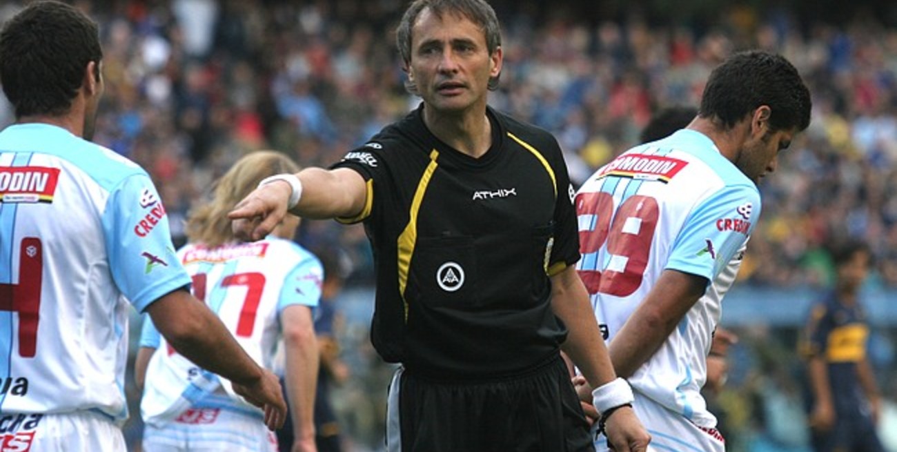 Héctor Baldassi fue elegido entre los diez mejores árbitros del mundo