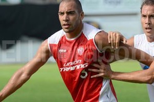 Viajó Avendaño y jugará
