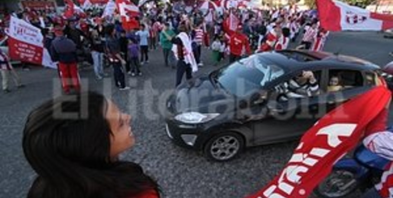 Hinchas tatengues realizan hoy un "banderazo" de apoyo previo al clásico