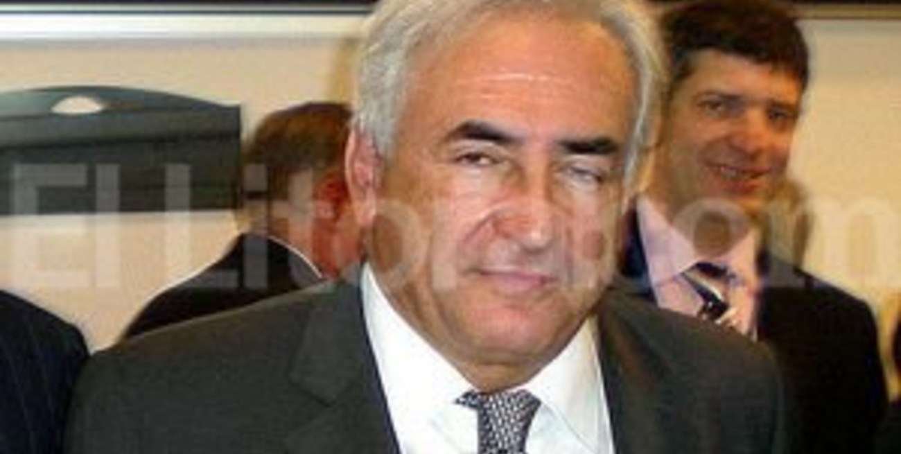 Strauss-Kahn renunció al FMI por el escándalo sexual