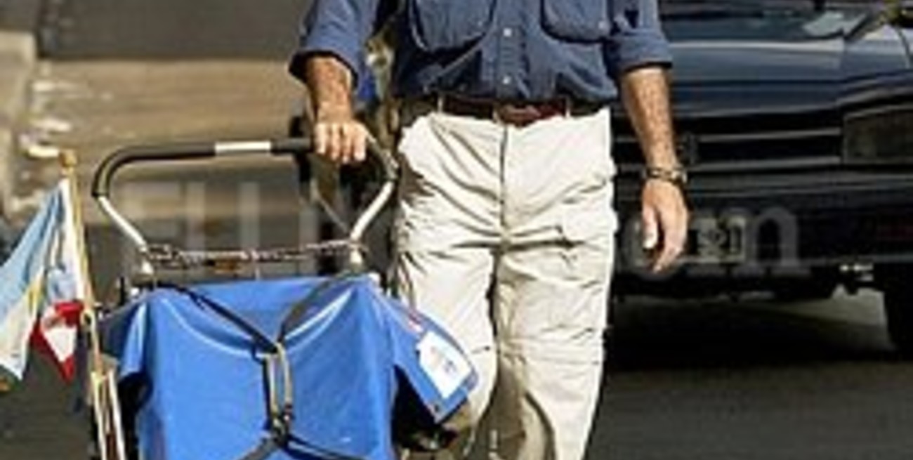 Un canadiense tardó 11 años en dar la vuelta al mundo a pie