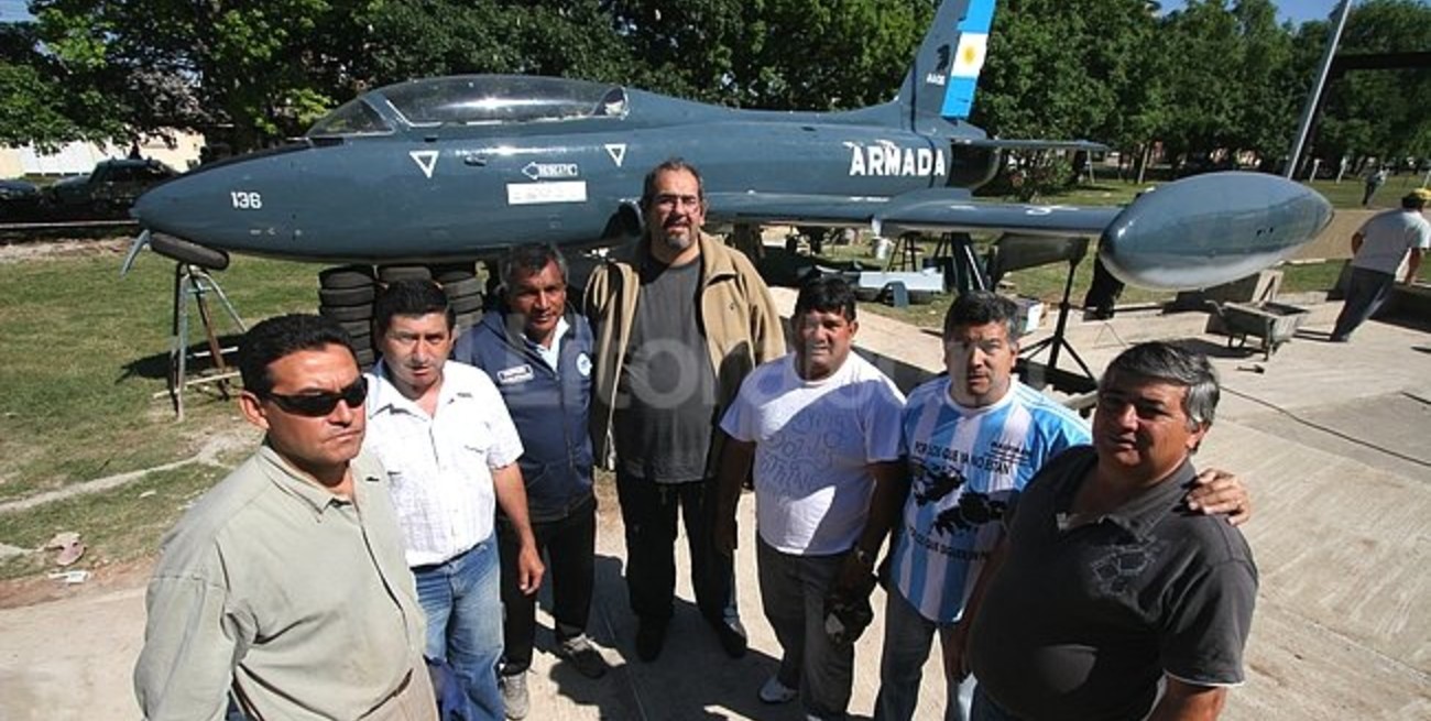 Harán un monumento con un avión que combatió en Malvinas