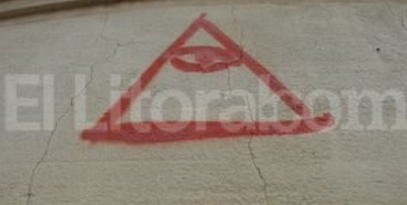 Pintadas masónicas en Casa de Gobierno