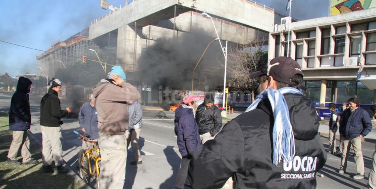 La UOCRA corta parcialmente 27 de Febrero y Mendoza