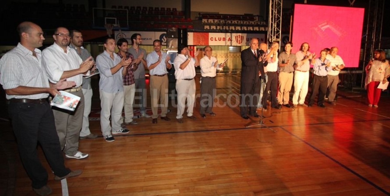 Un 15 de Abril con corte inglés