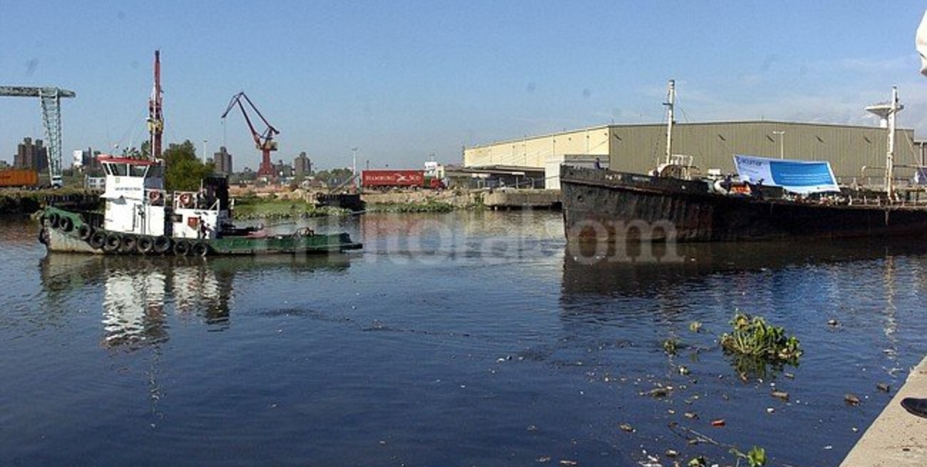 Hallan un túnel que une La Boca y la Isla Maciel