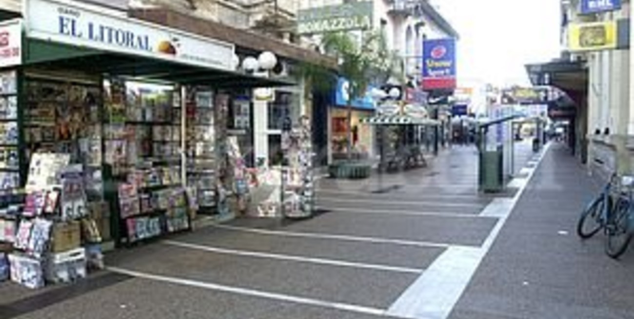 La actividad comercial es restringida este lunes