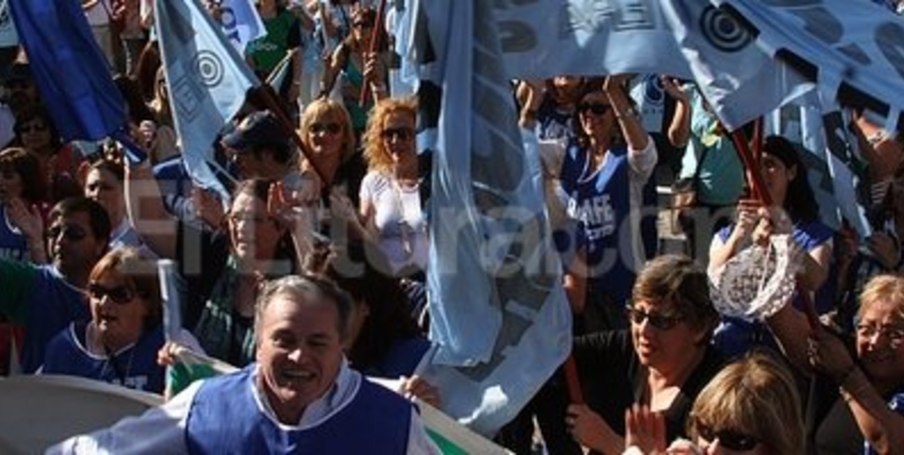 Jubilación 2 por 1: festejo docente en la Legislatura