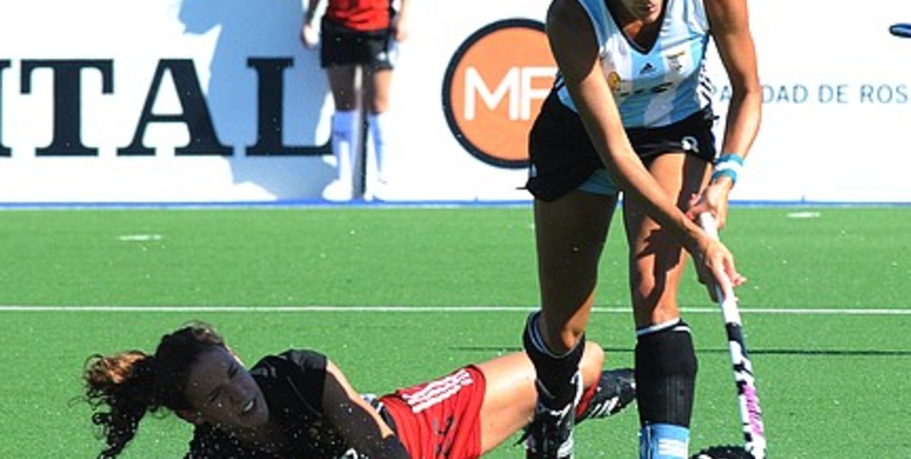 Victoria de Las Leonas en la inauguración del estadio mundialista en Rosario