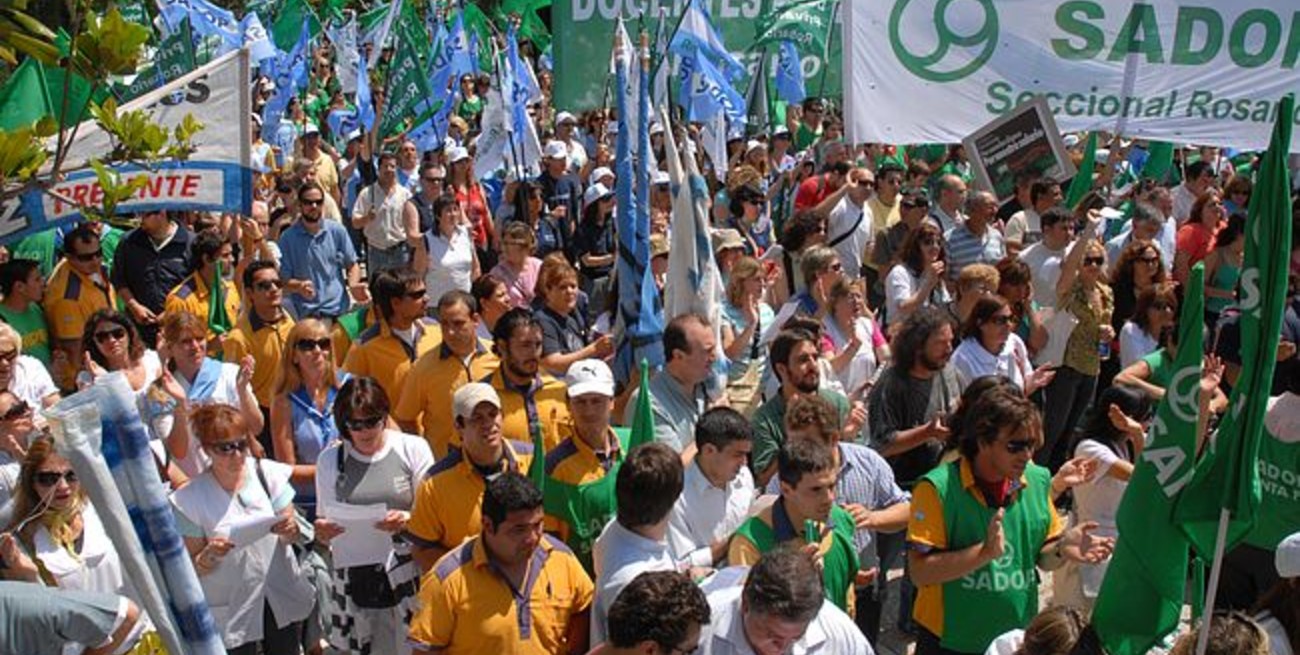 La docencia fue con sus reclamos a la Casa Gris