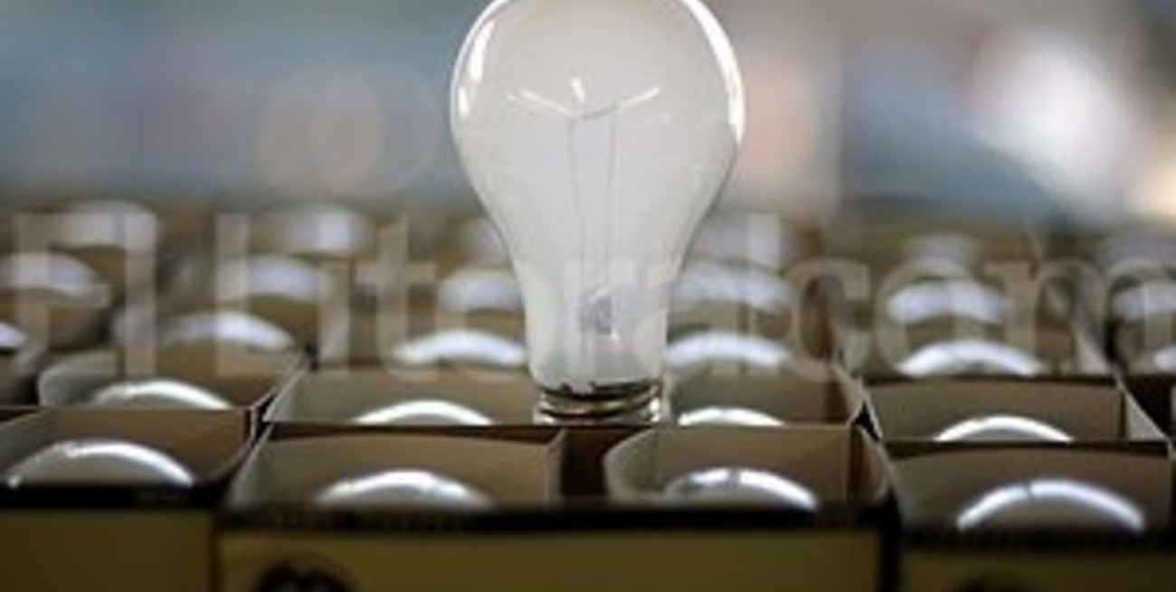 Poco a poco se acaban los focos incandescentes en los comercios