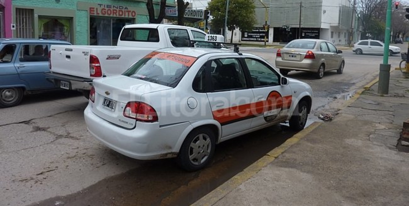 Remises: la ciudad empieza a teñirse de blanco y naranja