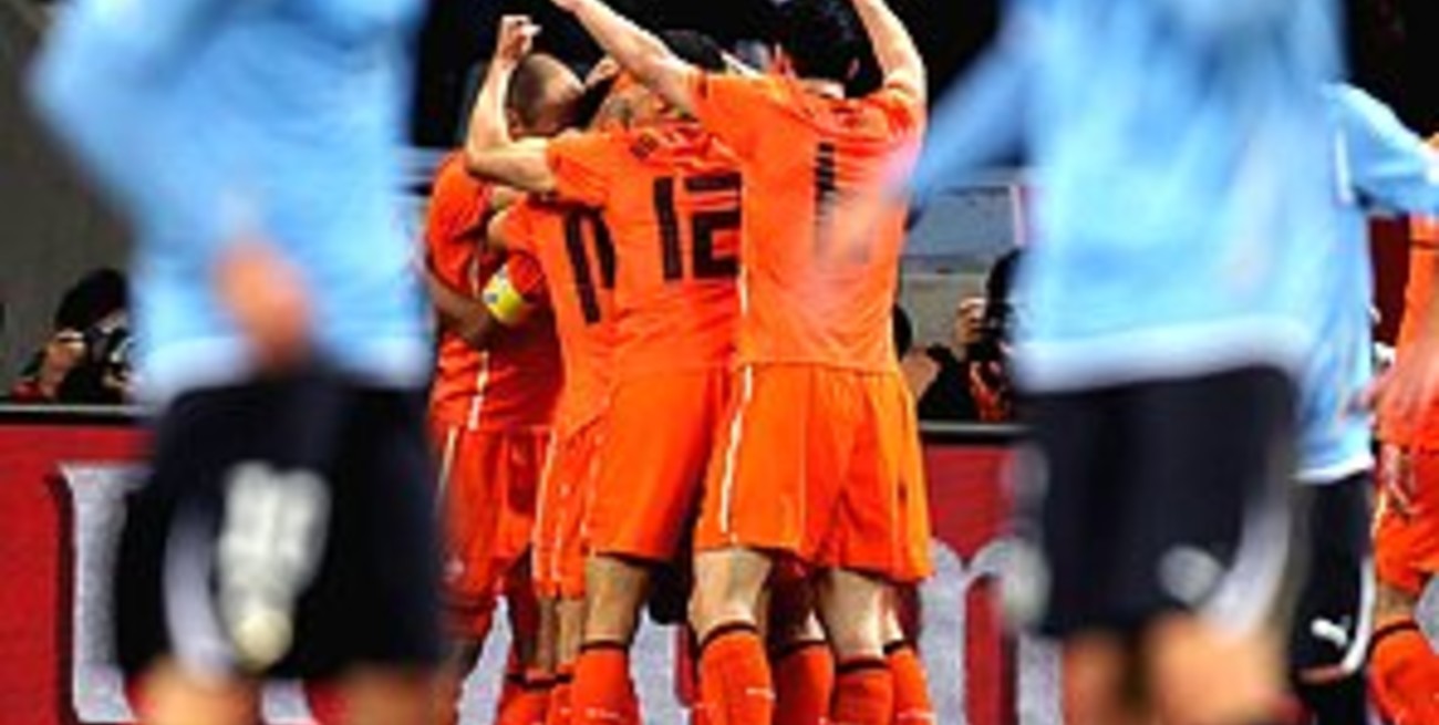 Uruguay no pudo y Holanda es el primer finalista del Mundial
