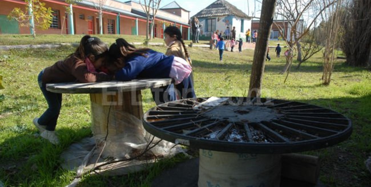 Un jardín de infantes pide ayuda para armar el patio de juegos