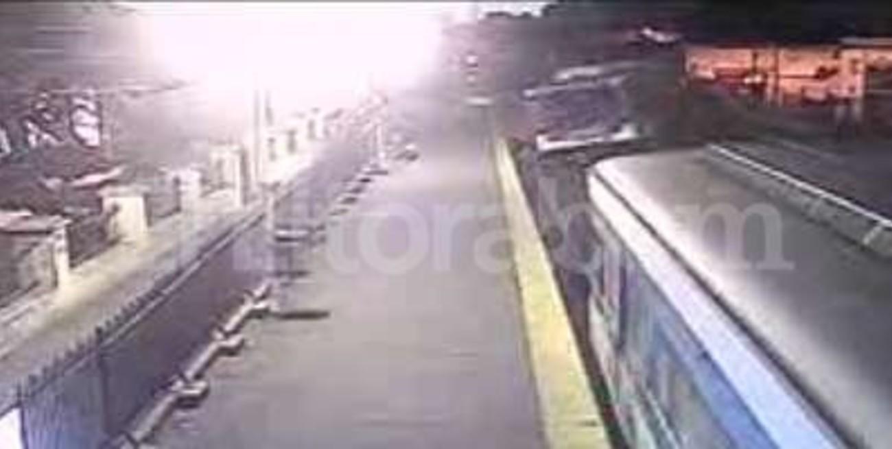 Difunden nuevas imágenes del accidente entre el tren y el colectivo en Flores