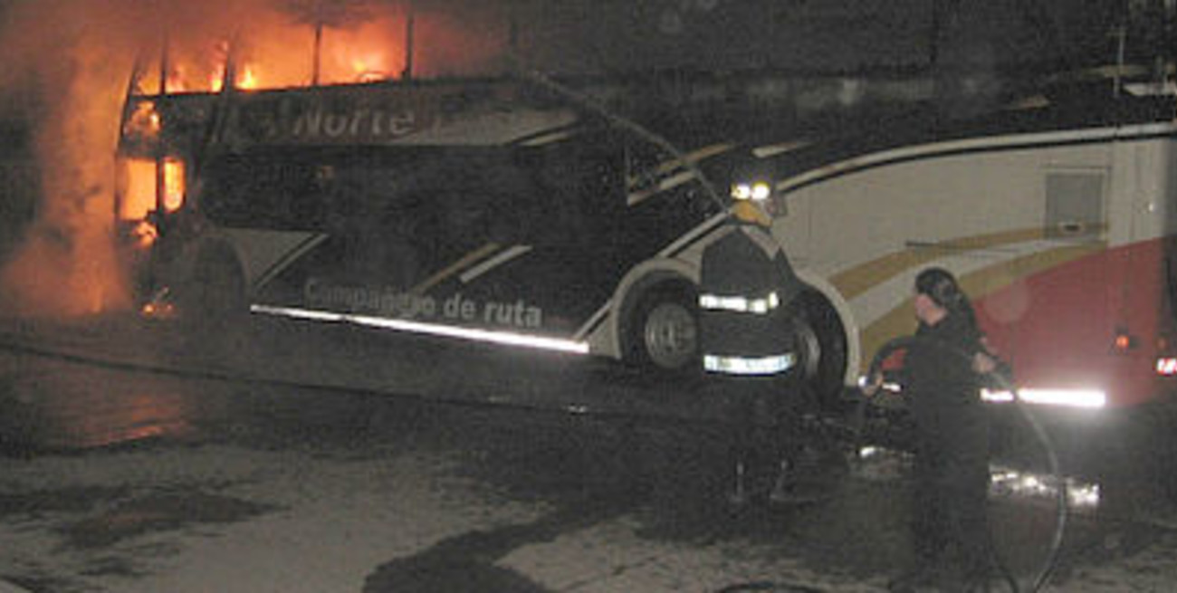 Ardió un coche de El Norte Bis en Vera