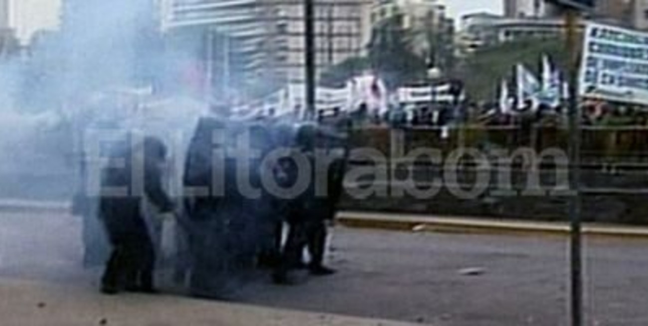 Córdoba: gremios estatales responsabilizaron a de la Sota por la represión policial