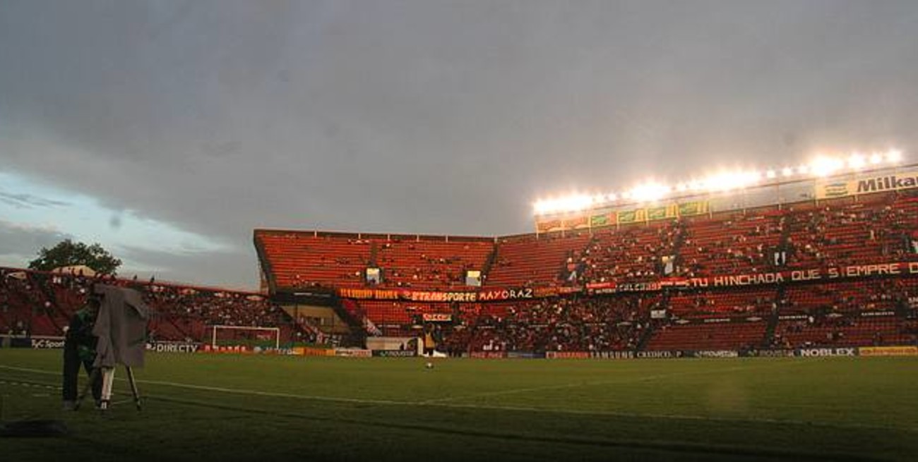 Los candidatos juegan en el estadio "Brigadier López"
