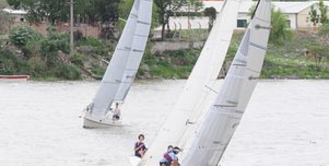 Vuelve la Regata Santa Fe-Rosario