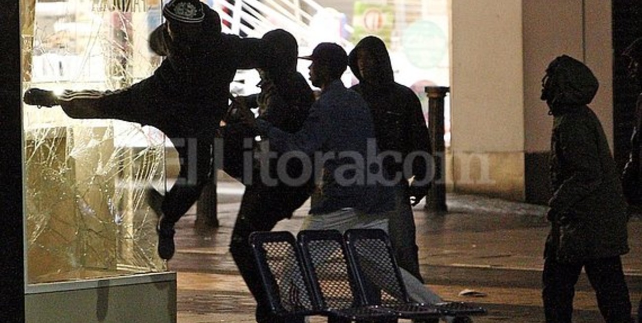 El caos se apodera de Londres y se extiende a otras ciudades