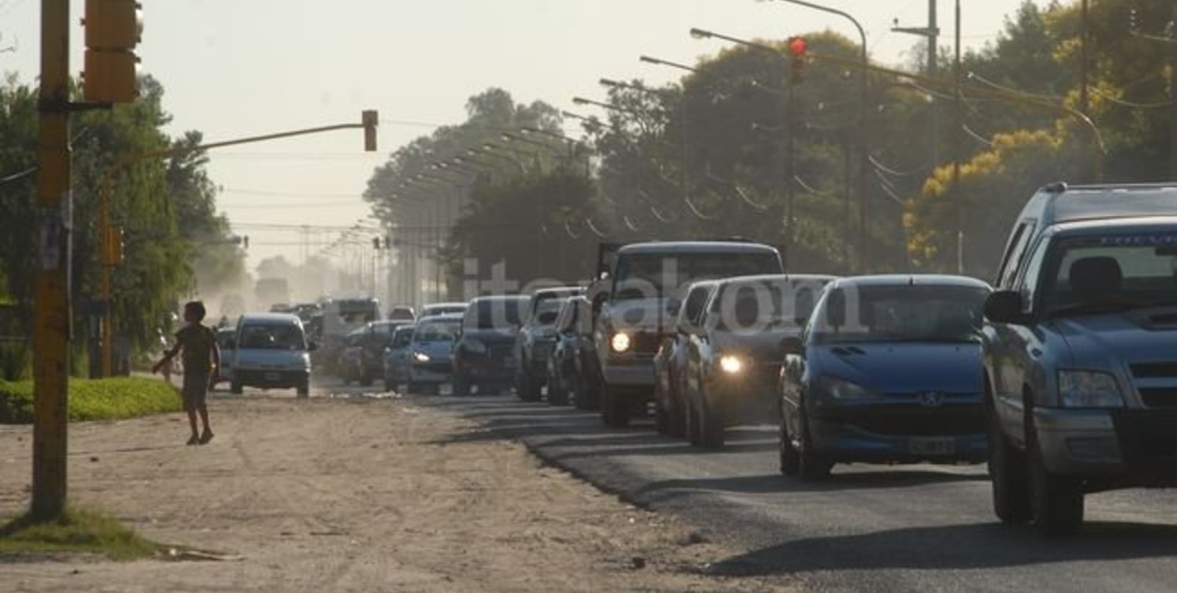 Nuevos semáforos fuera de coordinación provocan más caos sobre la Ruta 1