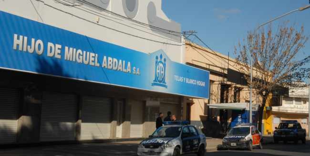 Detuvieron a un policía y su familia por el robo a Abdala