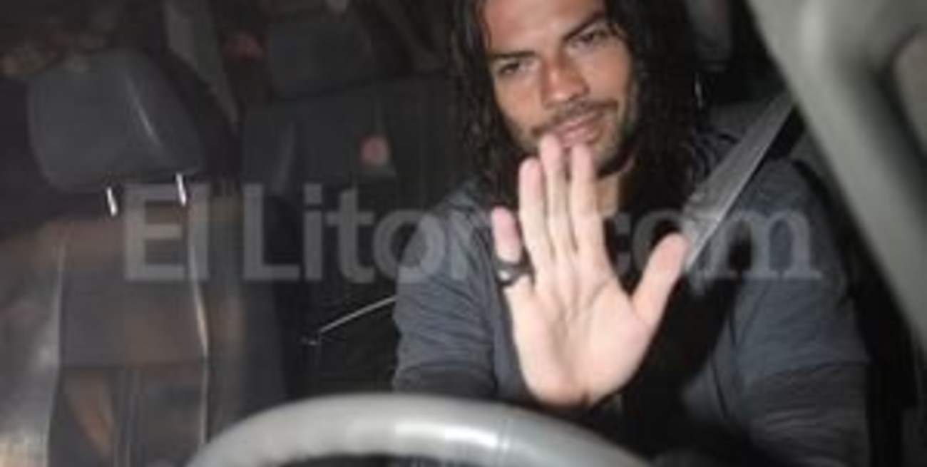 Colón "bajó del micro" a Garcé