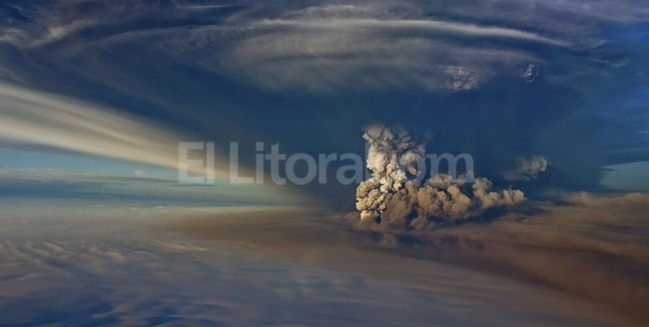 La erupción del volcán Grimsvotn podría paralizar el tráfico aéreo en Europa