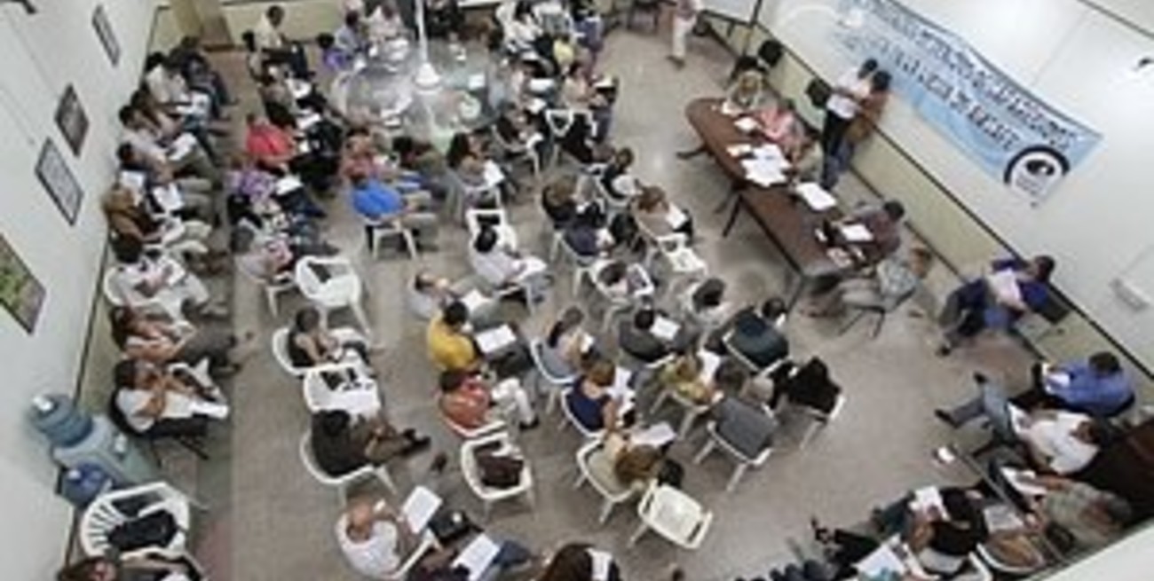 Los docentes van al paro y las  clases no comienzan el martes