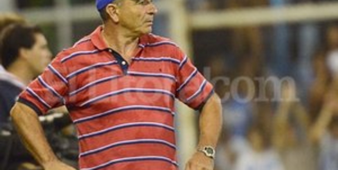 Trullet dejó de ser el DT de Atlético Rafaela